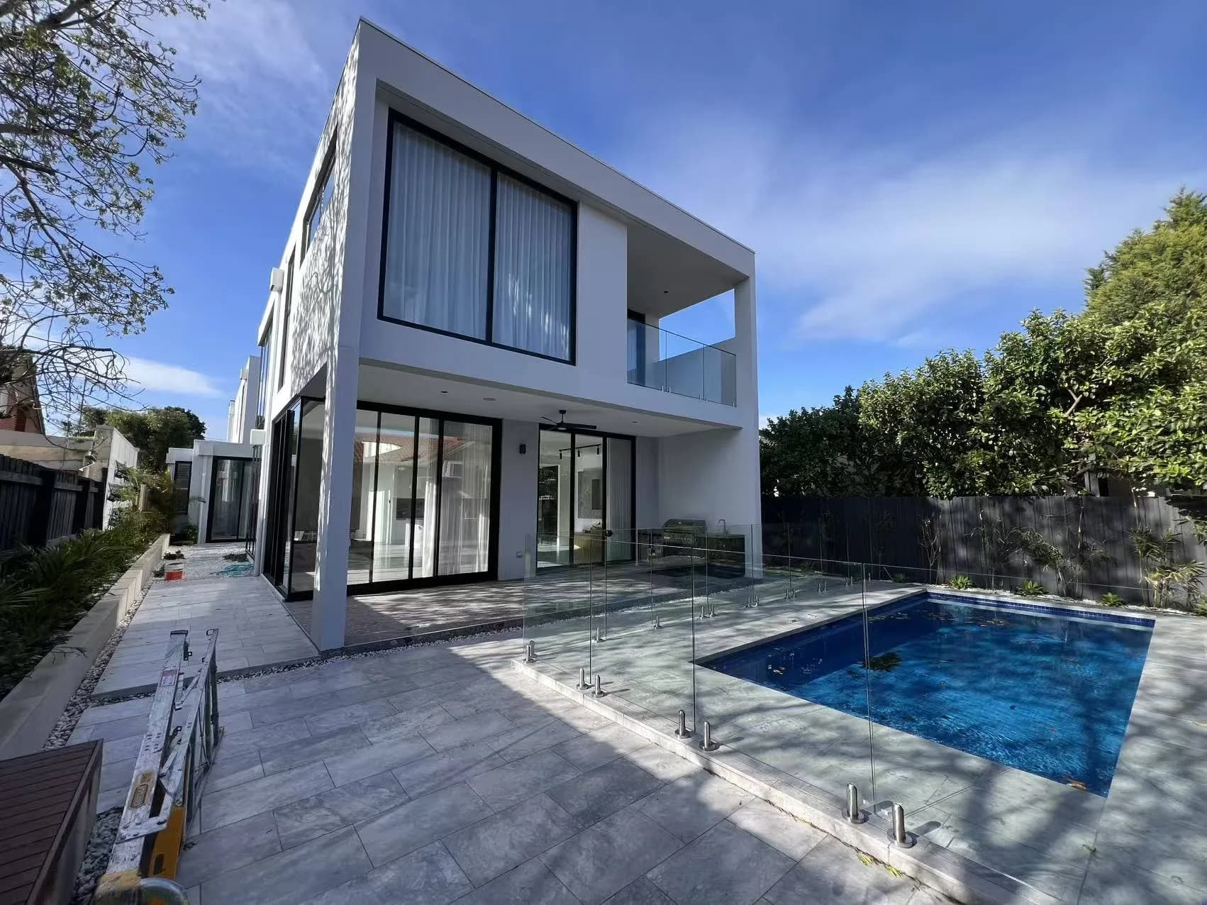 Premium aluminium windows installation